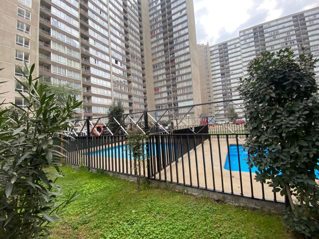 ¡Departamento a pasos de Avenida Matucana!